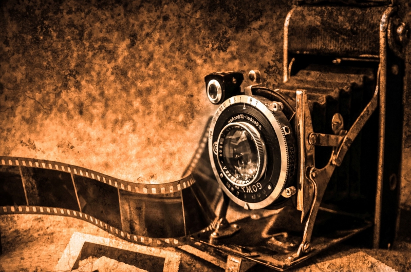 photographe-CARNOULES-min_light-wood-night-camera-photography-vintage-1245236-pxhere.com